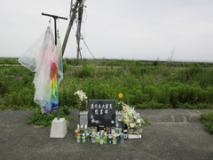 JR富岡駅前の慰霊碑です。